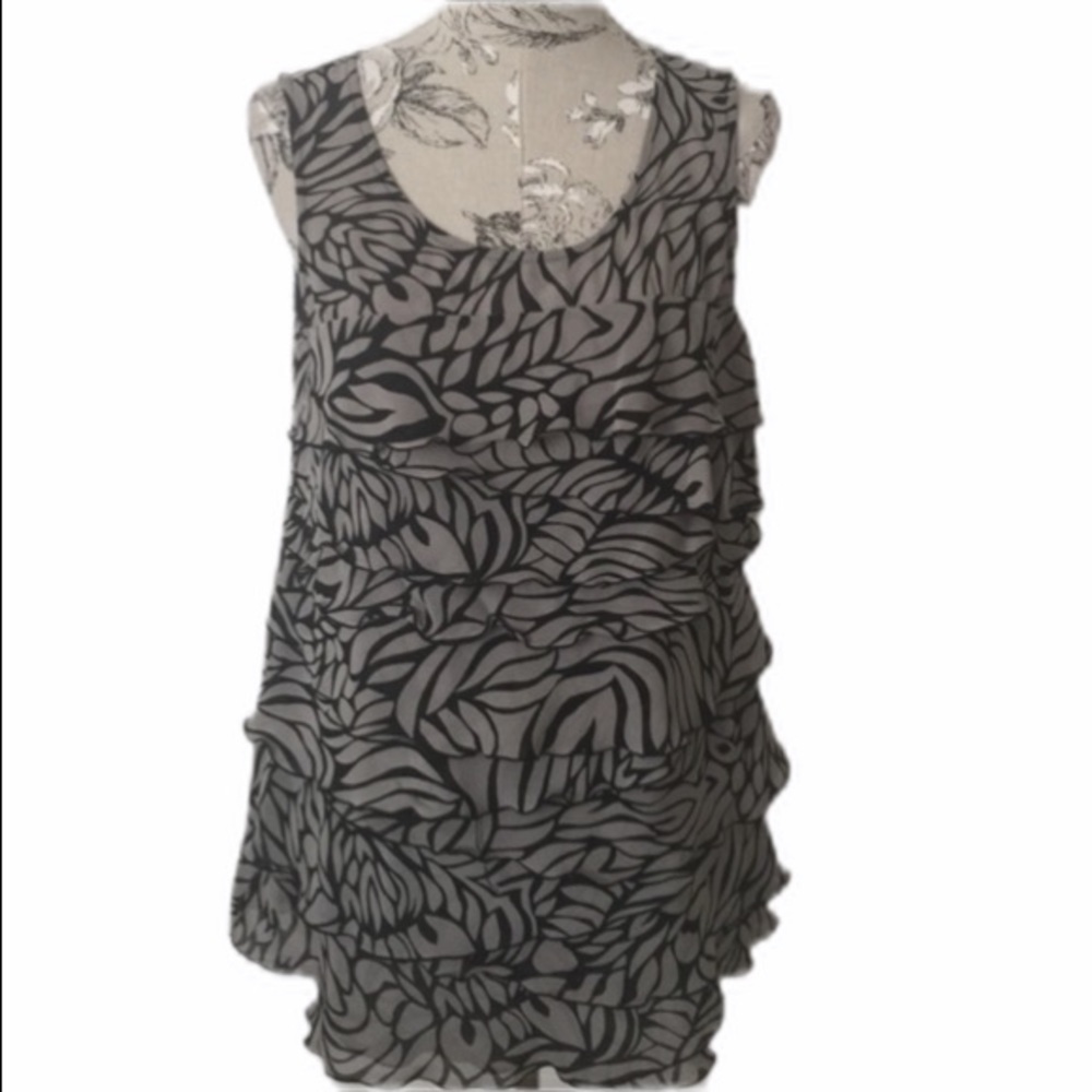 Nicole Miller Ruffle Long Top M